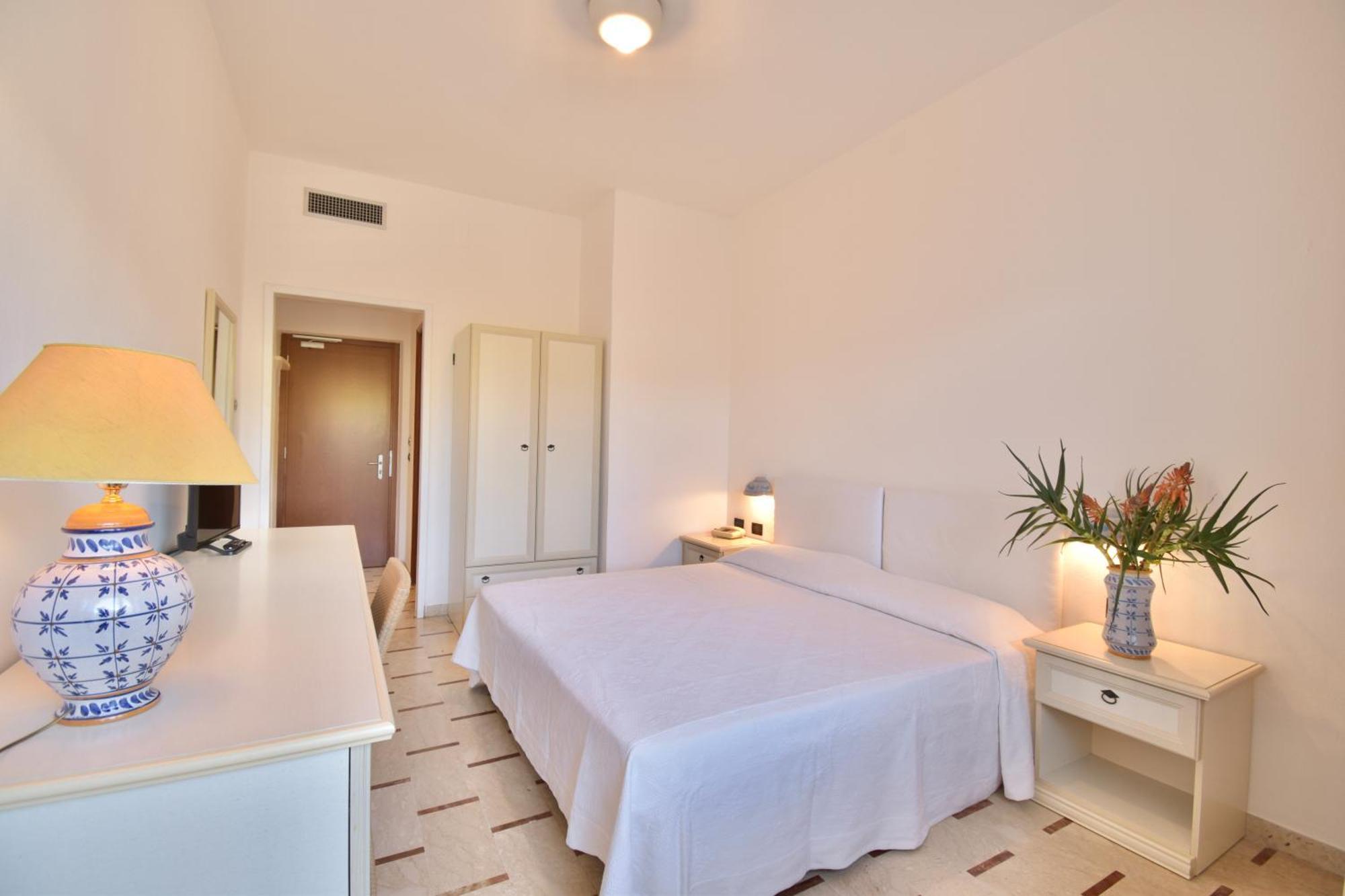 Cossyra Hotel Madonna Delle Grazie Екстер'єр фото